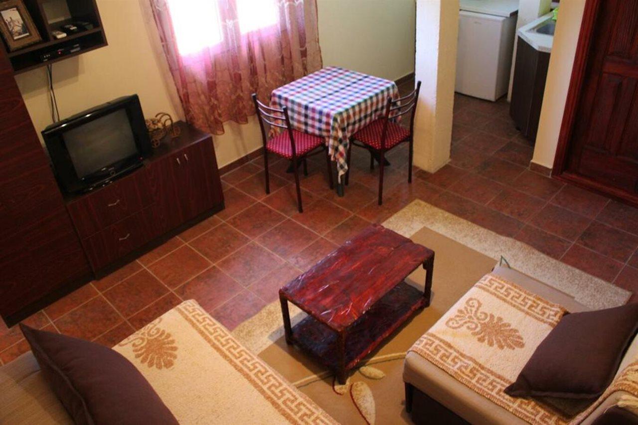 Apartments Bordo Тиват Екстериор снимка
